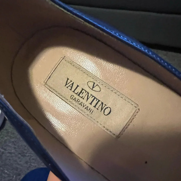 Valentino Blue Stud Heels, size 38.5 - Picture 12 of 15